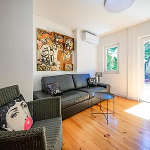 Serene Hideaway In Chiado Lisboa