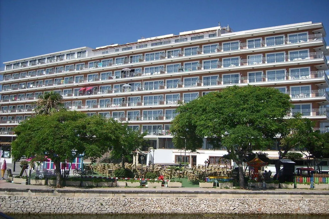 Apartamentos Playa Moreia S'Illot  Spain