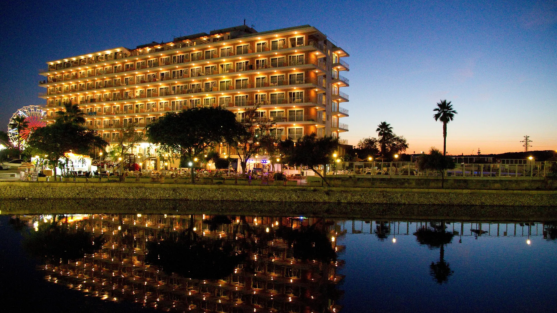 Apartment Apartamentos Playa Moreia S'Illot
